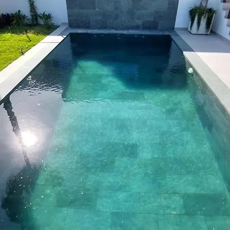 Luxury Pernet *