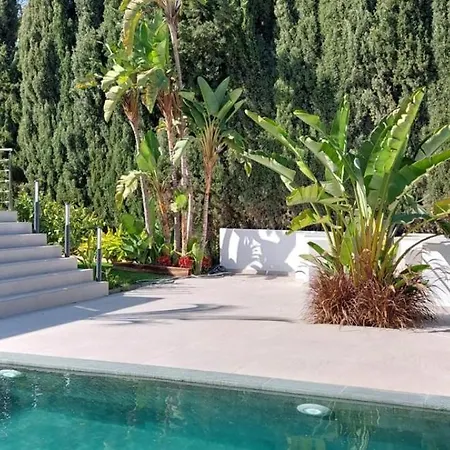 Luxury Pernet Villa *